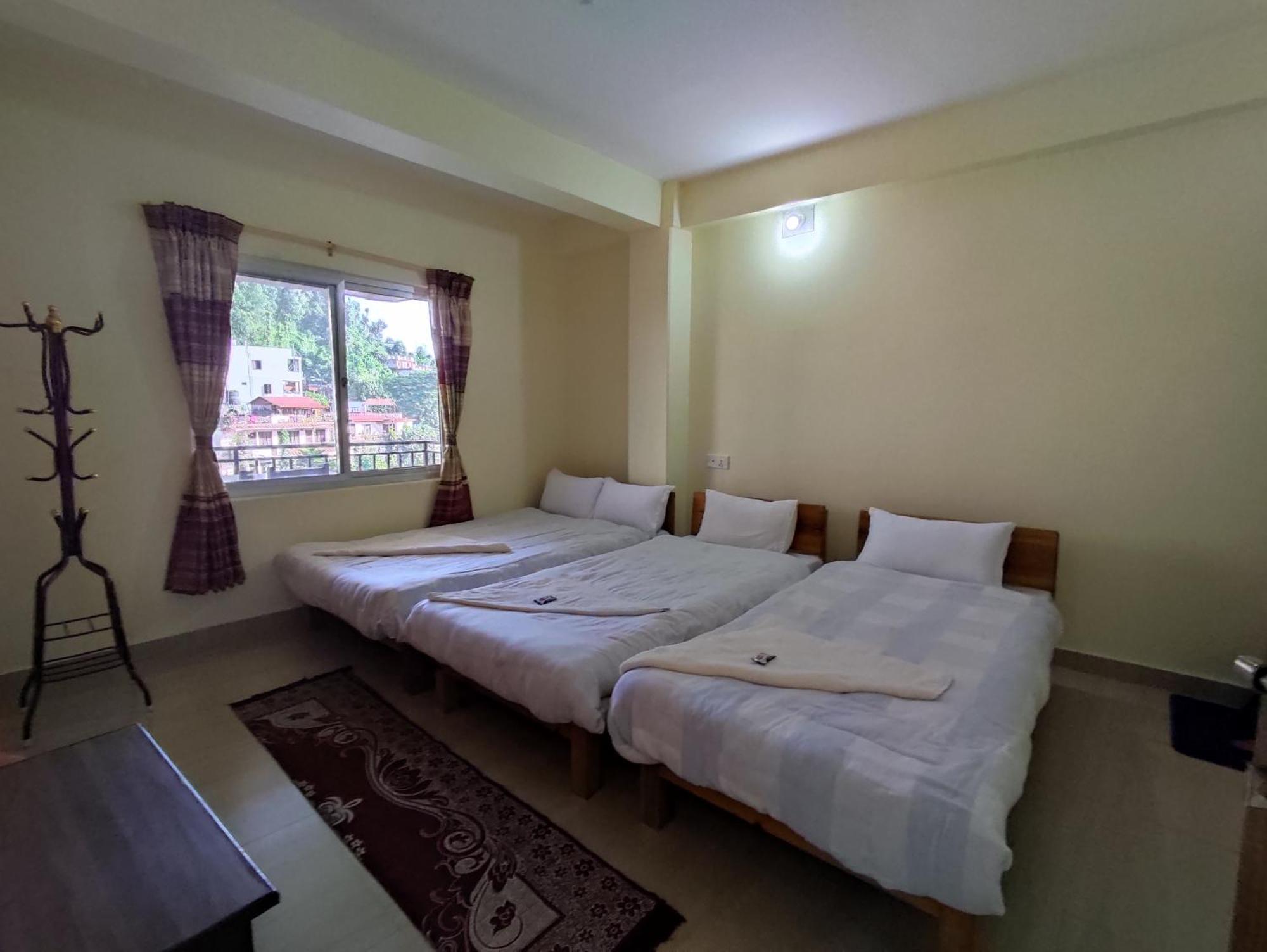 Hotel Green Hill View Pokhara Quarto foto